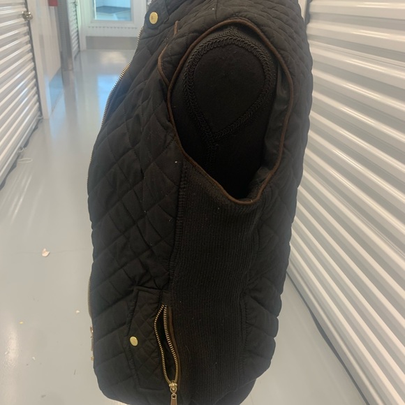 Active U.S.A. Quilted Black Vest - Picture 6 of 9